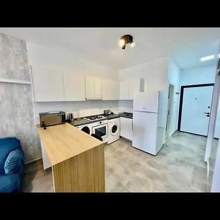 Apartamento Caesars - Commodus Flat Trikomo