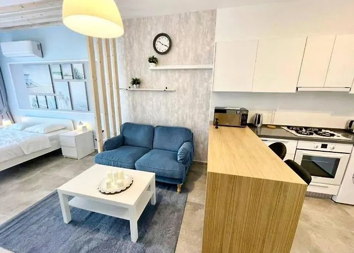 Caesars - Commodus Flat