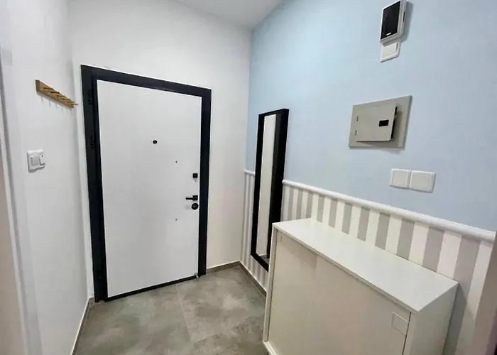 Caesars - Commodus Flat Trikomo